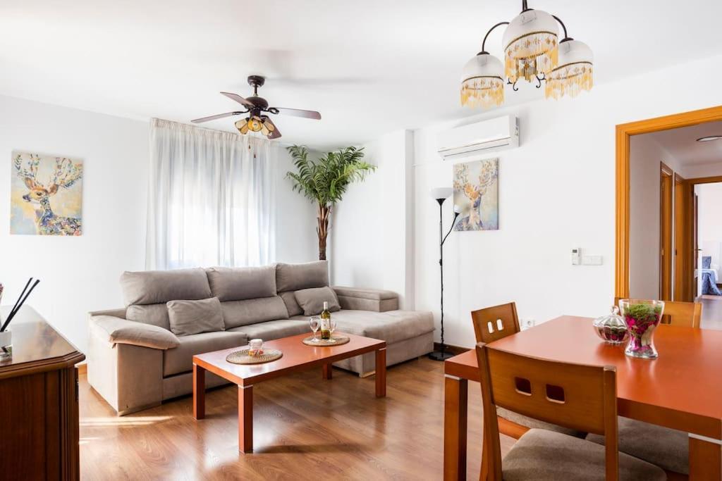 מאלגה Ayala Beach Apartment מראה חיצוני תמונה