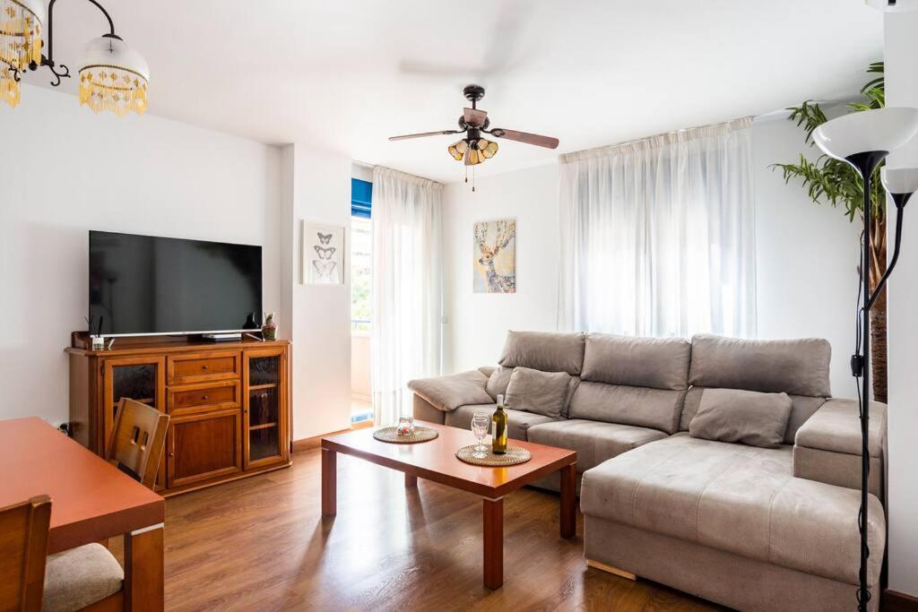 מאלגה Ayala Beach Apartment מראה חיצוני תמונה